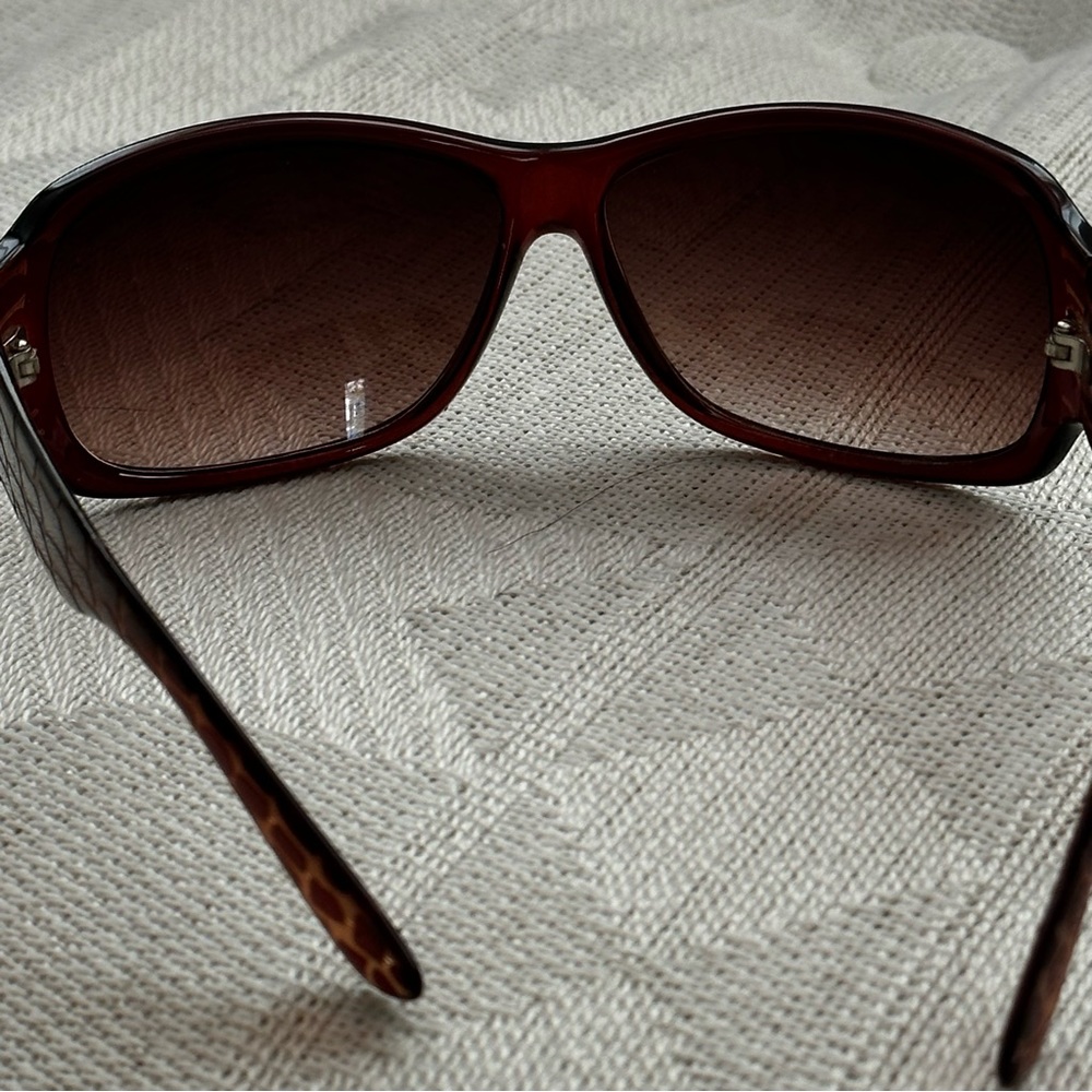 Kenneth Cole Reaction Women’s Sunglasses - Picture 12 of 13